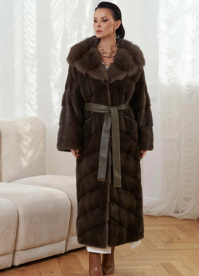 Норковая шуба с отделкой из меха куницы модель № 28667 меха малина